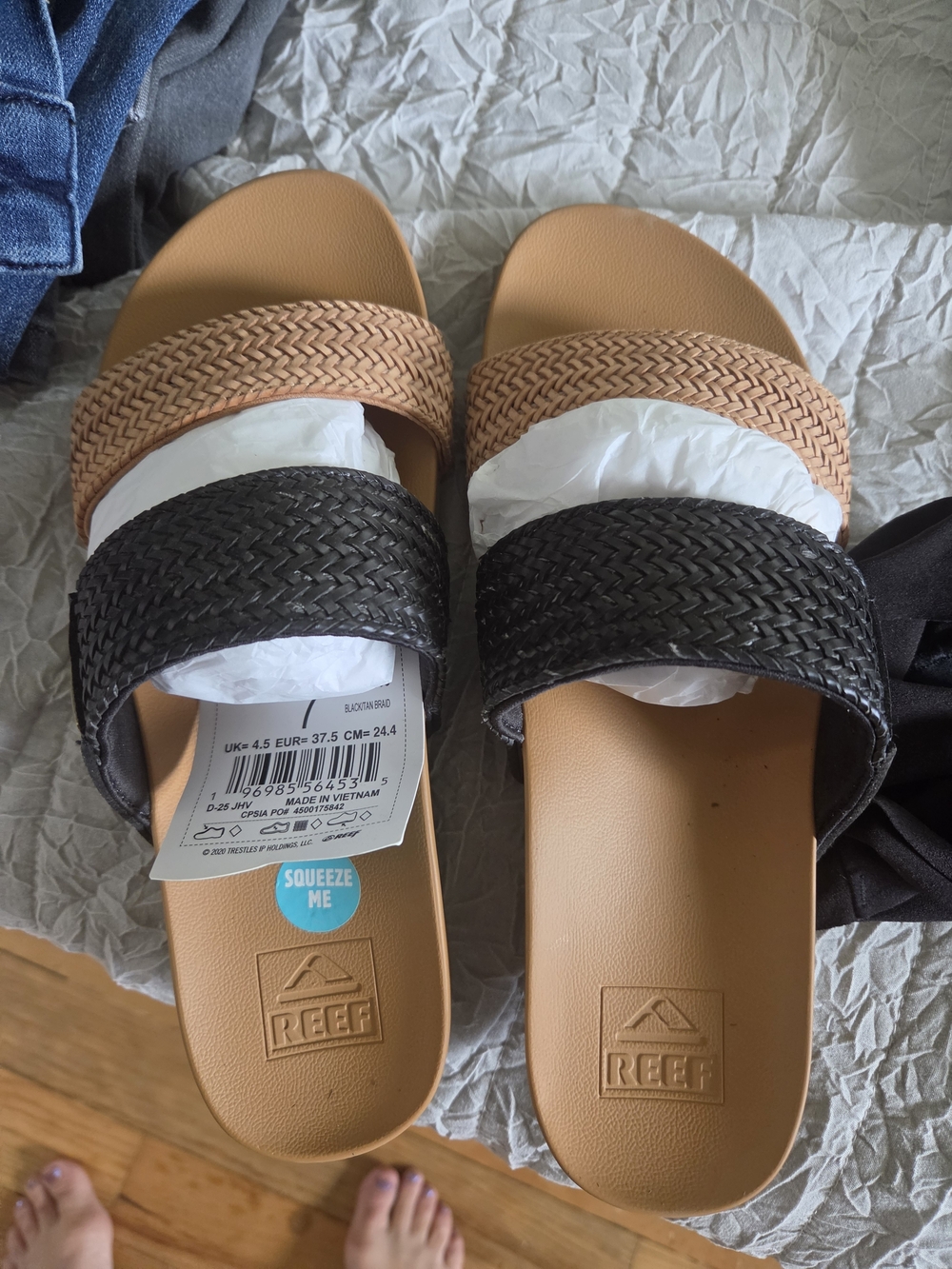 Reef Women’s Tan and Black Woven Slide Sandals